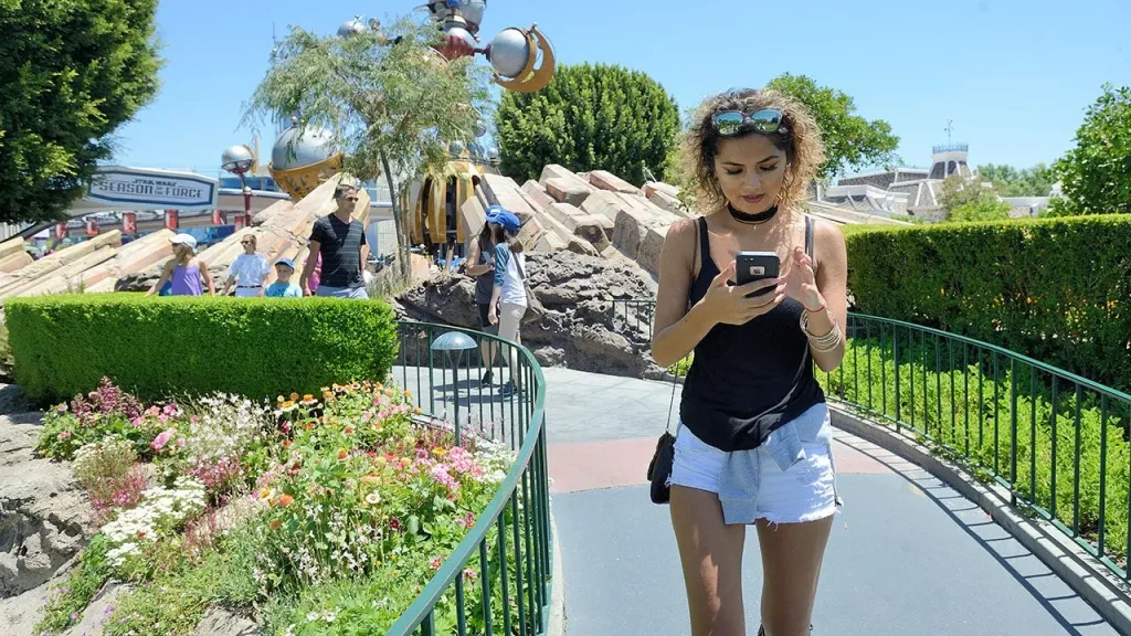 Disney's new CEO presents artificial intelligence strategy in company newsletter.