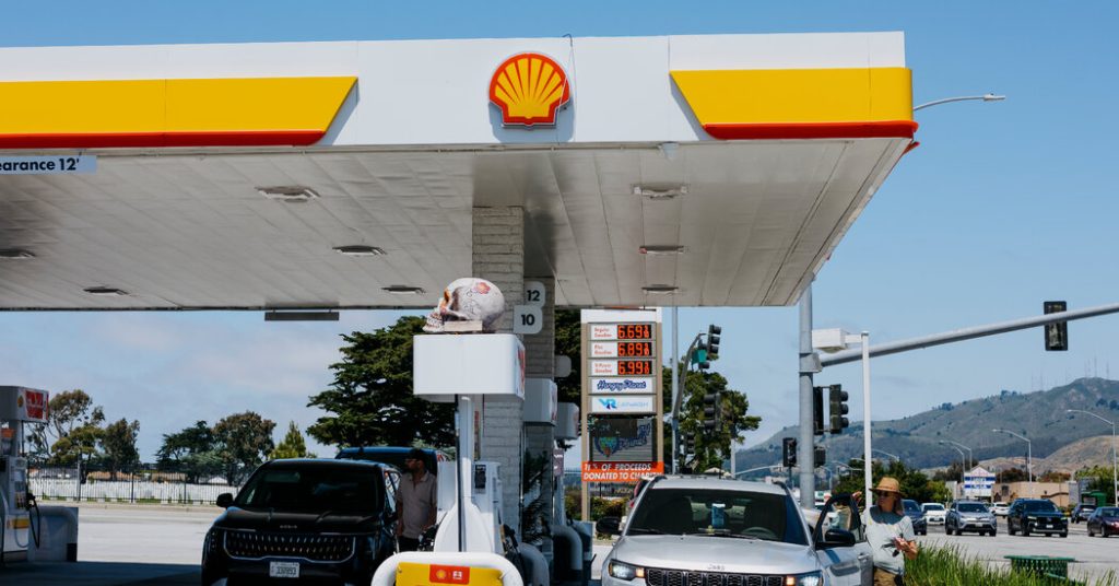 Energy Secretary States Trump Administration Weighs Temporary Suspension of Federal Gas Tax to Reduce Prices