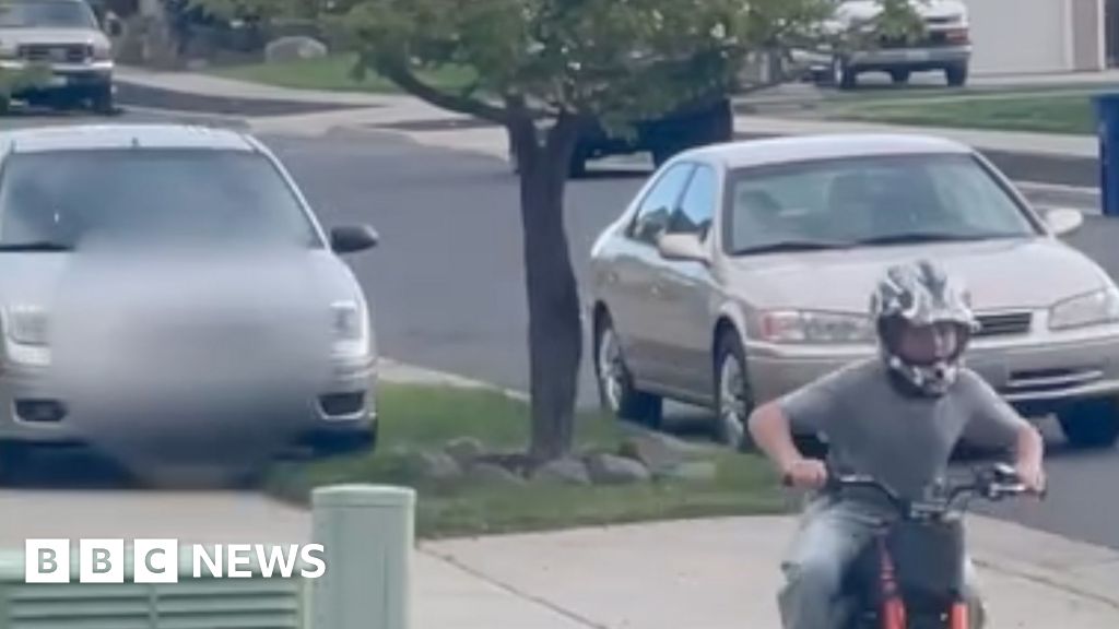 [Man apprehended for pursuit of juvenile cyclist