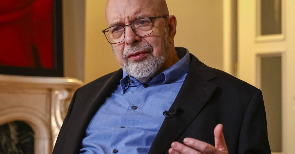 U.S. Commentator Formerly with Russian Television Disputes Claims from Biden Administration