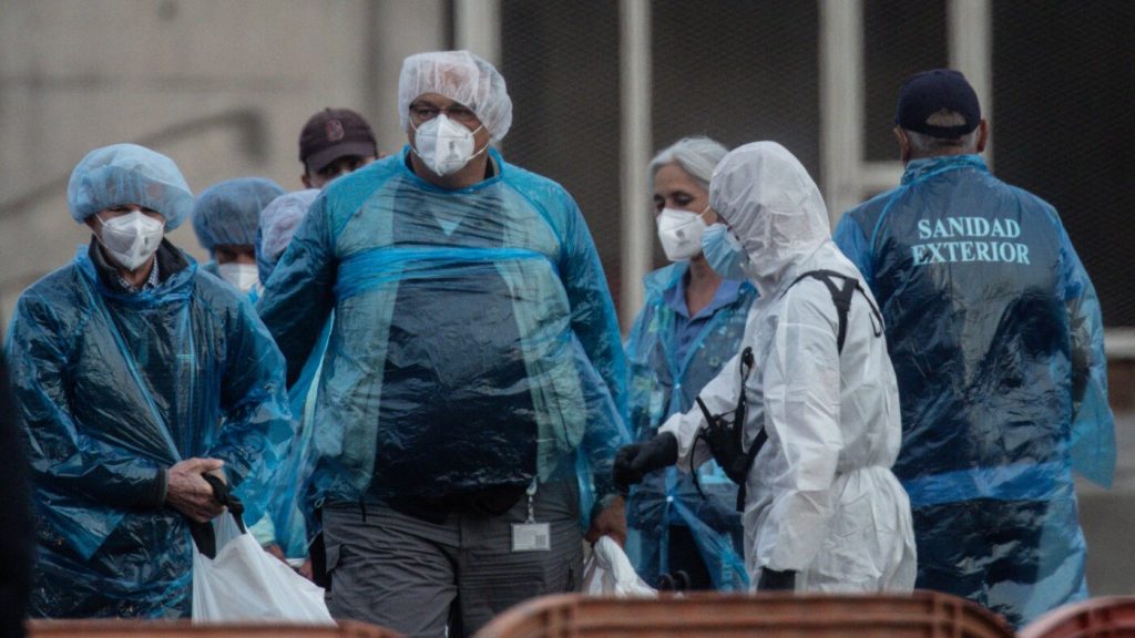 U.S. cruise travelers arrive in Nebraska for hantavirus surveillance.