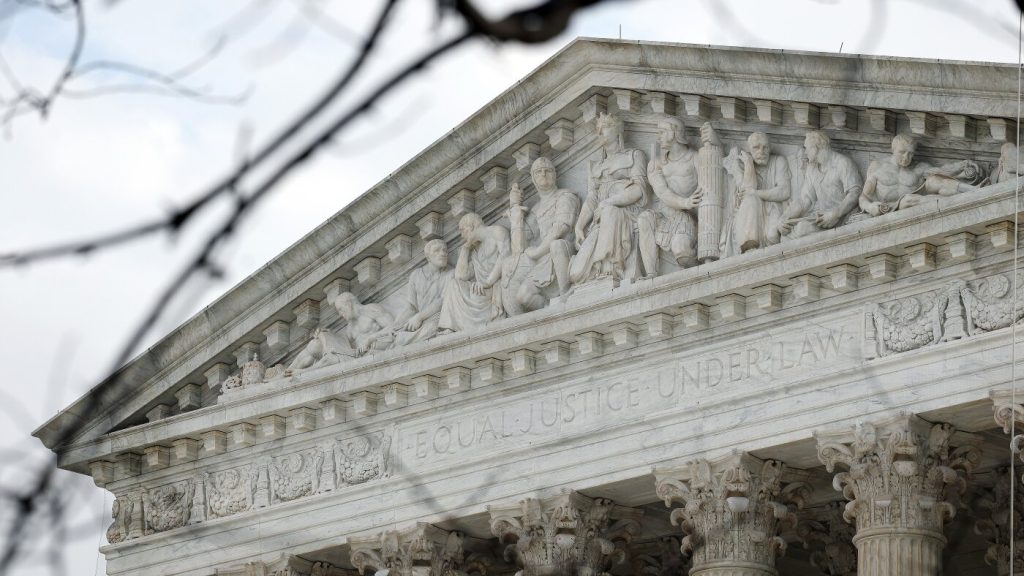 Supreme Court strengthens Trump's influence on independent agencies.